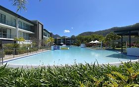 Blue On Blue Large One Bedroom Apartment, Steps From Ferry, Amazing Pool, Wifi